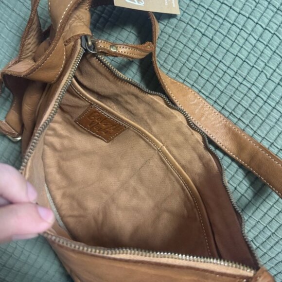 Bolsa Nova The Hug Hobo Bag - Picture 9 of 10